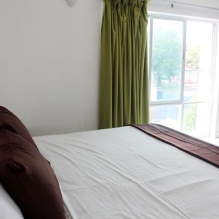 Hotel & Hostal Casa De Luz Канкун Экстерьер фото